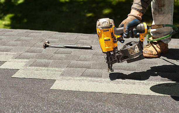 Best Roof Gutter Cleaning  in Lancaster, OH
